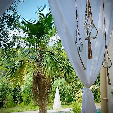 Bed & Breakfast Alba En Provence